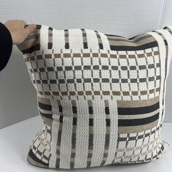 Large Decorative Throw Pillow 20”x 20” Geometric Pattern NEW Multi Color Texture - Picture 6 of 10